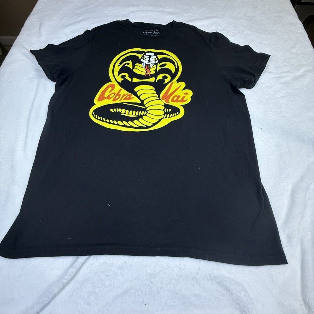 Cobra Kai Shirt Men M Black Bioworld Karate Kid Snake Logo Graphic Tee